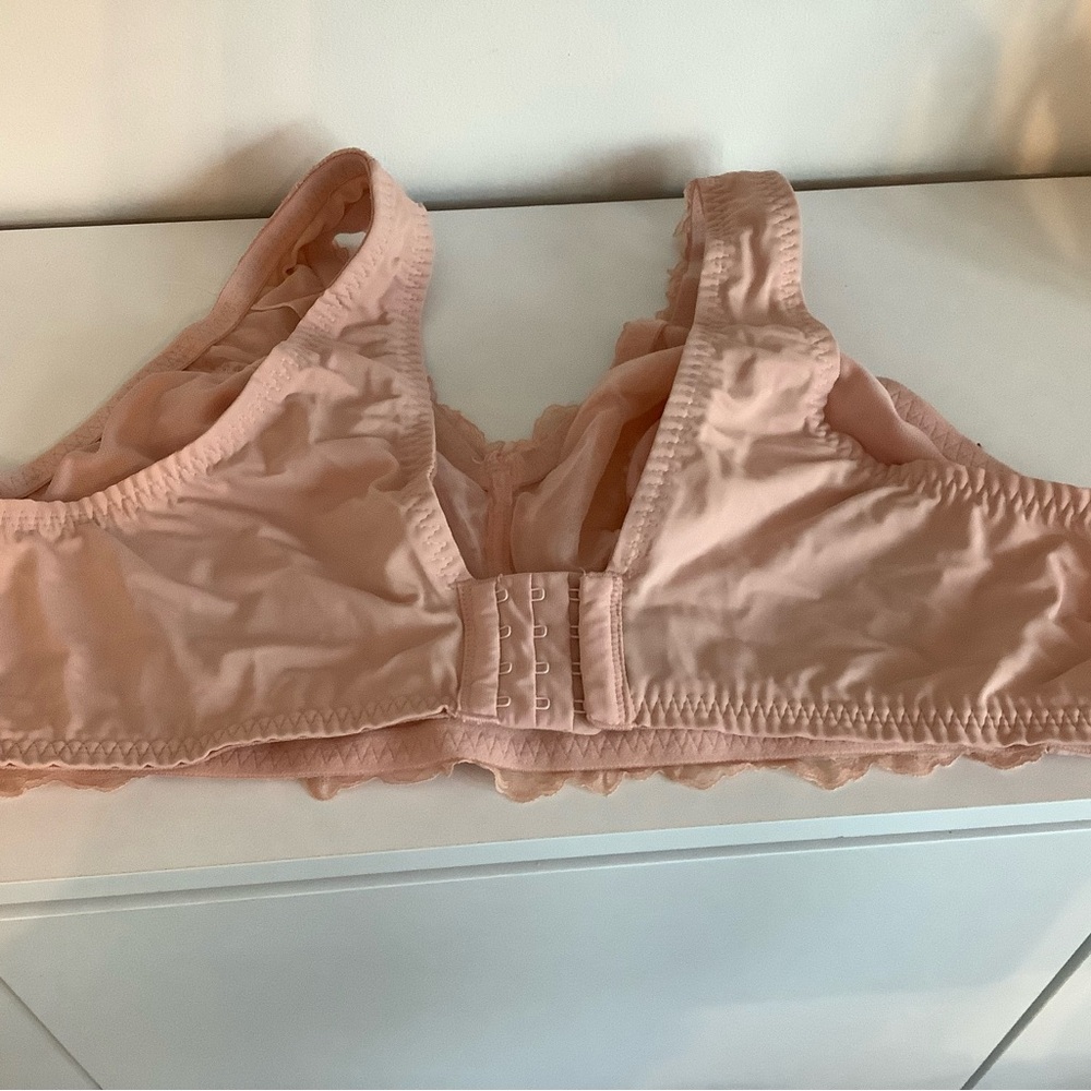 Set of 3 Breezies Soft Pink Lace Bralettes size 2X - Picture 5 of 9